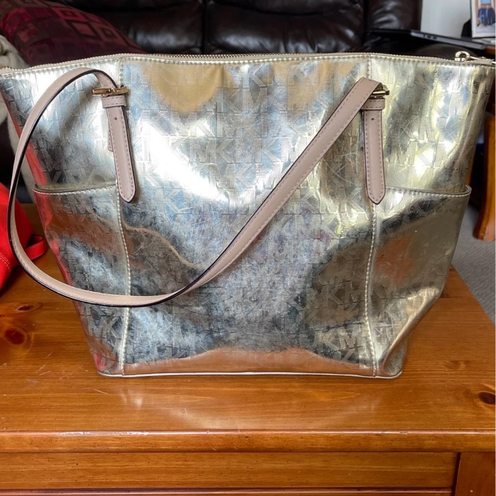 Micheal Kors Purse